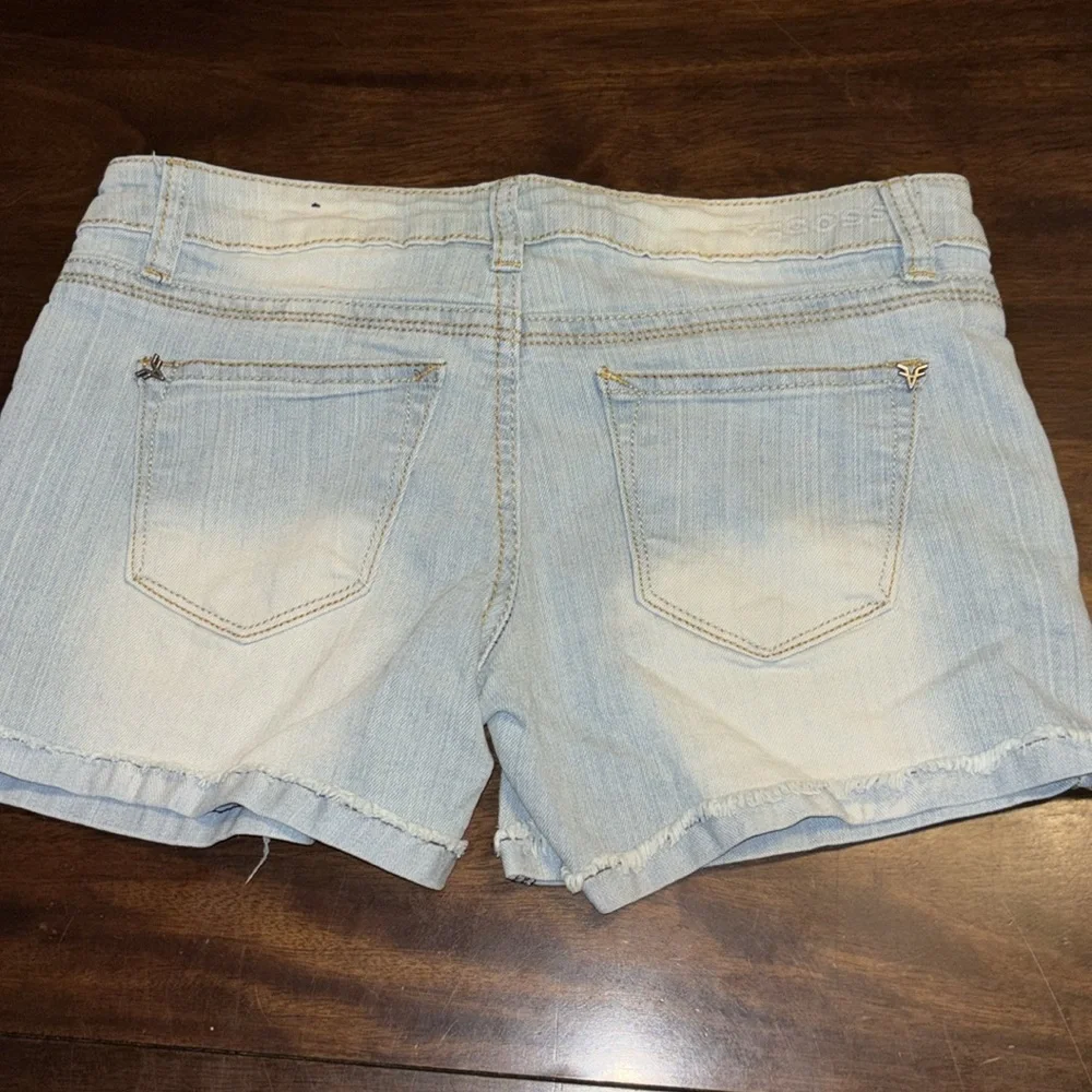 Vigoss Girls floral embroidery jeans shorts size 12 - Picture 3 of 3